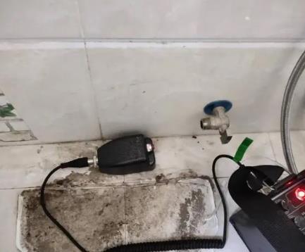 乌兰浩特屋顶漏水维修公司分享下卫生间漏水的危害及解决方法